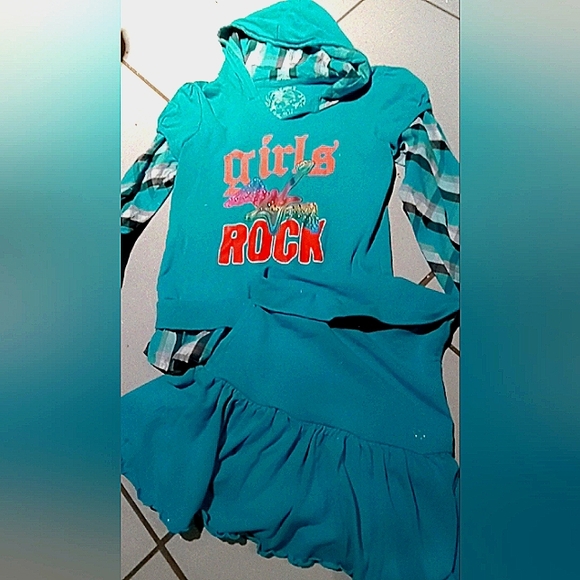 Girls ROCK outfit - Picture 2 of 4